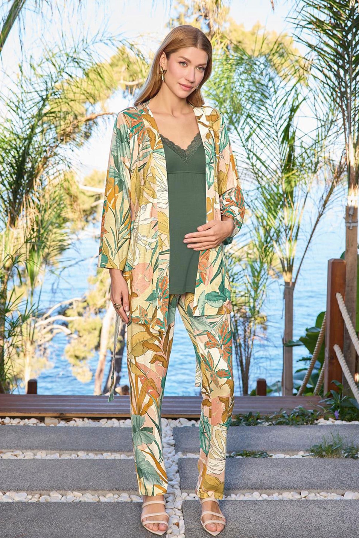 Dantelli Yaka Askılı Lohusa Pijama ve Desenli Sabahlık Takımı - 25095